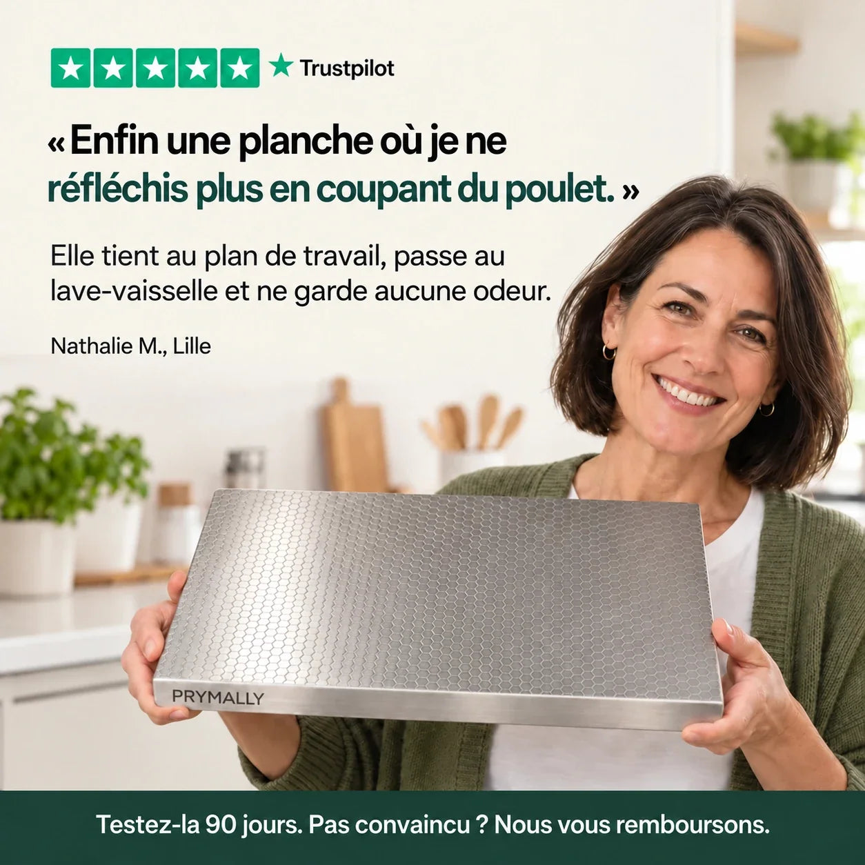 Cliente avec la planche à découper Prymally